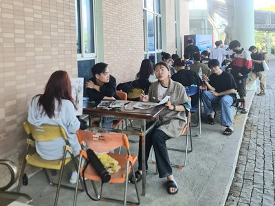 Chuyển đổi số, phát triển sách điện tử để đáp ứng nhu cầu độc giả trẻ