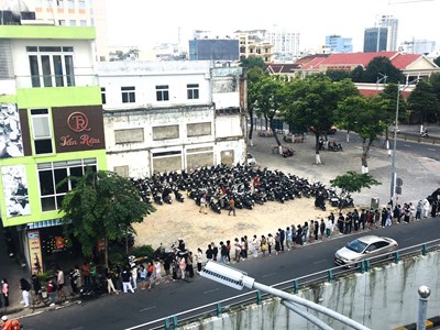 Đào, phở và piano gây “sốt” khi công chiếu ở TP.HCM