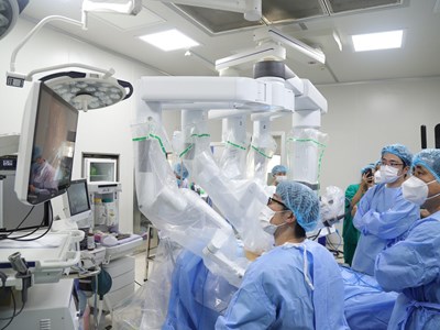 Bệnh viện K hợp tác với Nhật Bản trong điều trị ung thư đường tiêu hoá bằng robot hiện đại
