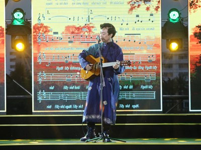 Nhiều cảm xúc từ đêm nhạc Trịnh Công Sơn “Chiều trên quê hương tôi”