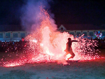 Về Chiêm Hoá vui hội nhảy lửa với người Pà Thẻn