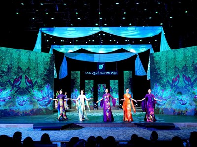 Mãn nhãn với đêm hội phát động Tuần lễ áo dài năm 2024