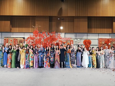 Đoàn nghệ sĩ, nghệ nhân mang Tết Việt ra thế giới