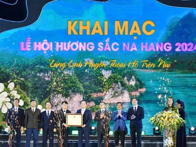 Hát Quan làng của người Tày ở Tuyên Quang đón nhận Di sản văn hóa phi vật thể quốc gia