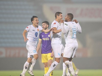 Nam Định vô địch lượt đi V.League 1 2023/2024