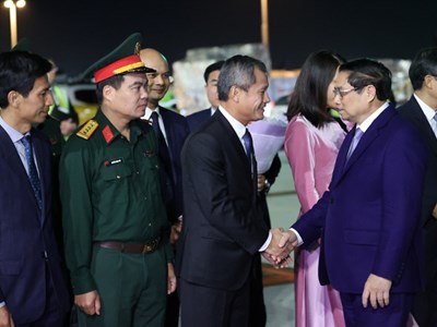 Thủ tướng tới Melbourne, bắt đầu tham dự Hội nghị Cấp cao ASEAN – Australia và thăm chính thức Australia