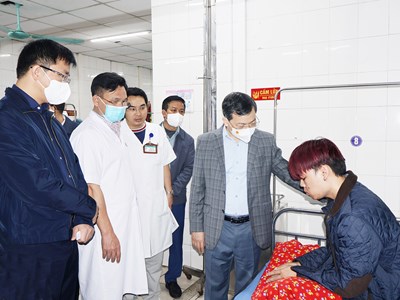 Khẩn trương cứu chữa, điều trị người bệnh trong vụ tai nạn ở Tuyên Quang