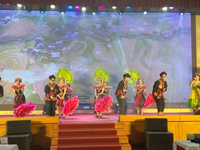 Lời ca tiếng hát kỷ niệm ngày 8.3 của các y, bác sĩ