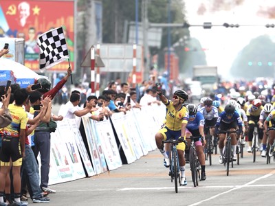 Khởi tranh Giải xe đạp nữ quốc tế Bình Dương 2024