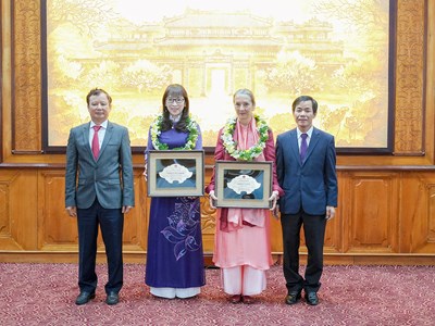 Vinh danh hai nữ “Công dân danh dự tỉnh Thừa Thiên Huế”