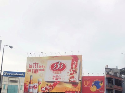 TP.HCM chậm xử lý sai phạm quảng cáo ngoài trời