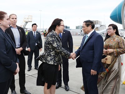 Thủ tướng Phạm Minh Chính tới Auckland, bắt đầu thăm chính thức New Zealand