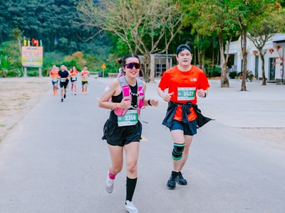 Hào hứng chạy Marathon giữa lòng Di sản Phong Nha - Kẻ Bàng