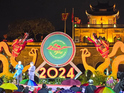 Để thơ Việt tỏa sáng