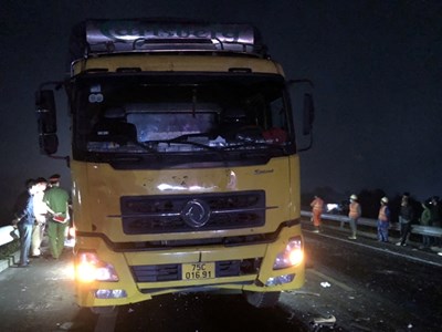 Khẩn trương khắc phục hậu quả vụ tai nạn trên cao tốc Cam Lộ - La Sơn