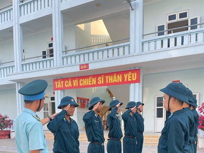 Để những “chàng tân binh” vững vàng trong quân ngũ
