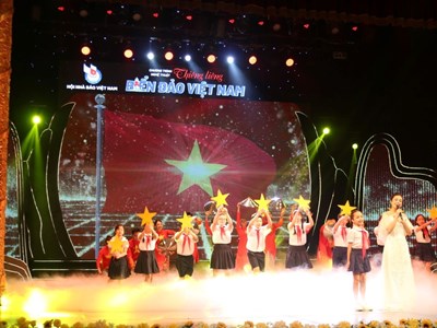 'Thiêng liêng biển đảo Việt Nam': Đêm nhạc đầy cảm xúc