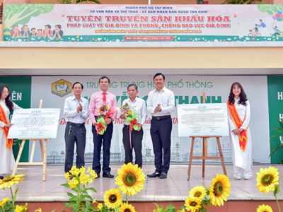 Tuyên truyền sân khấu hóa pháp luật về gia đình nhân Ngày Quốc tế hạnh phúc 20.3