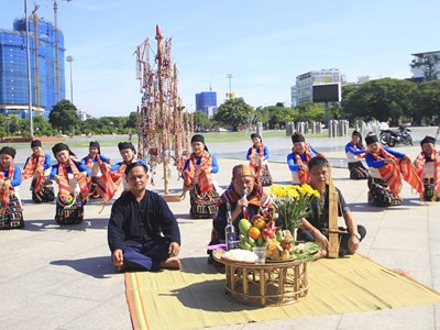 Tái hiện đặc sắc Lễ hội Chá Mùm của người Thái