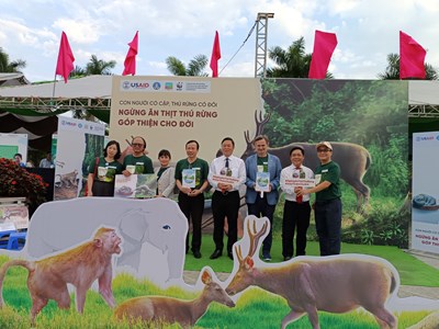 Quảng Nam: Triển lãm, mít tinh kêu gọi ngừng ăn thịt thú rừng