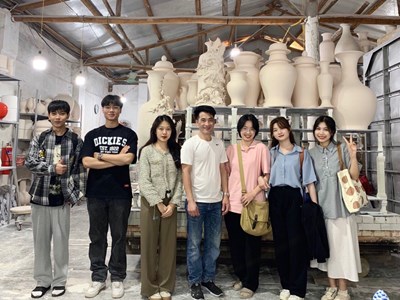 Hồi sinh làng gốm cổ bên bờ sông Hồng