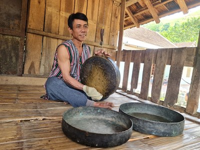 Góp sức bảo tồn chiêng ba
