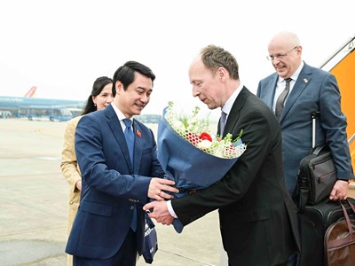 Chủ tịch Quốc hội Phần Lan bắt đầu thăm chính thức Việt Nam