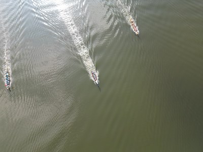 Hấp dẫn giải đua thuyền truyền thống Bình Ðịnh tại hồ sinh thái