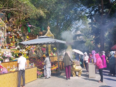 Tìm cách phát huy giá trị của lễ hội Quán Thế Âm