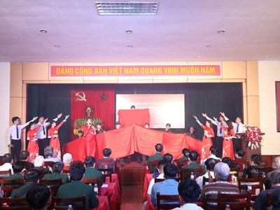 Sáng tác tranh cổ động kỷ niệm 80 năm Ngày thành lập QĐND Việt Nam