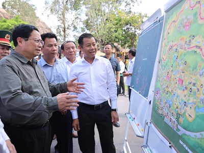 Thủ tướng khảo sát, chỉ đạo giải quyết các vấn đề cấp bách tại Phú Quốc