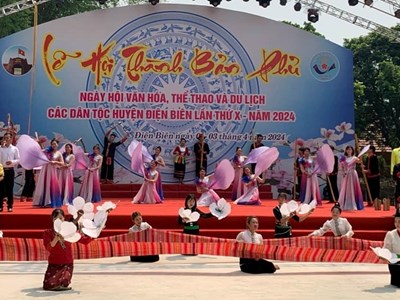 Lễ hội Thành Bản Phủ tưởng nhớ Tướng quân Hoàng Công Chất