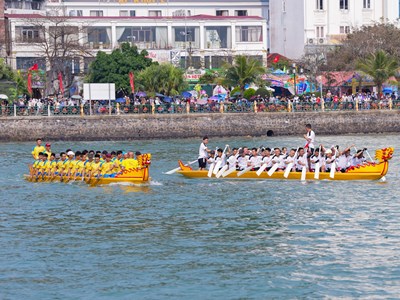 Giải Đua thuyền Rồng huyện Cát Hải tranh Cúp Báo Hải Phòng
