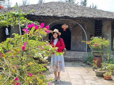 Quảng Ngãi: Độc đáo ngôi chùa được làm từ hơn 50.000 chai nhựa