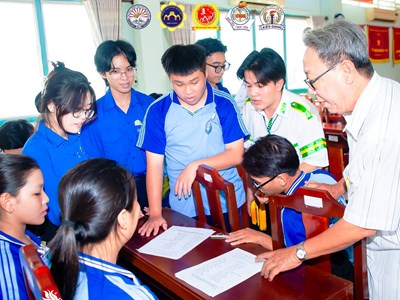 Kiên Giang truyền đam mê nghệ thuật Đờn ca tài tử đến học sinh