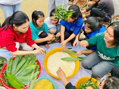 Đưa Tết Ngã Rạ của đồng bào Cor vào trường học