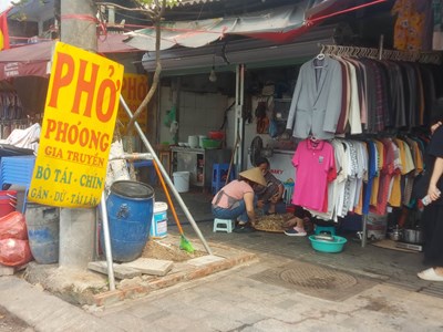 Lấn chiếm vỉa hè là... chuyện nhỏ