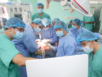 Trong 48 giờ, Bệnh viện Trung ương Huế lập kỷ lục với 8 ca ghép tạng thành công