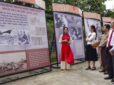 Triển lãm tài liệu lưu trữ về sự hình thành chữ Quốc ngữ