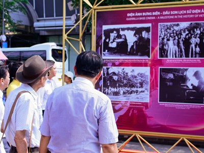 Khai mạc triển lãm “Vẻ vang 77 năm điện ảnh cách mạng Việt Nam”