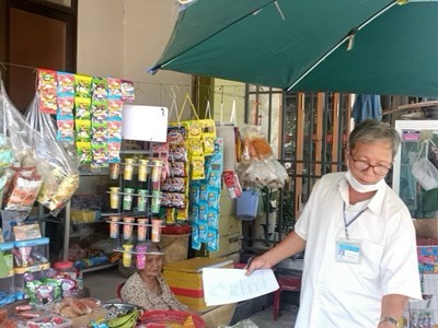 Nỗi lo thực phẩm trước cổng trường