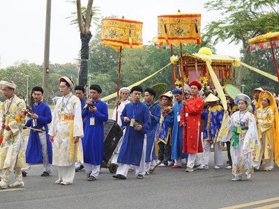 Khai hội điện Huệ Nam với lễ rước cung nghinh Thánh Mẫu trên đường bộ