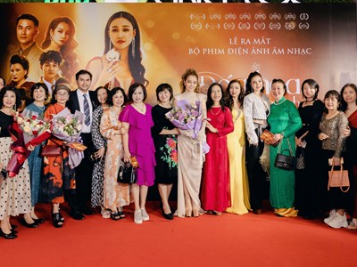 Phim điện ảnh âm nhạc “Đóa hoa mong manh” ra mắt khán giả Việt Nam