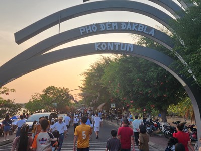 Kon Tum: Khai mạc các hoạt động nhân kỷ niệm 15 năm Ngày thành lập TP. Kon Tum