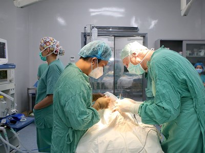 Phẫu thuật miễn phí cho trẻ mắc dị tật khe hở môi, vòm miệng