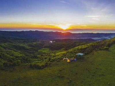 Có một khu du lịch thảo nguyên La Vuông đầy thơ mộng