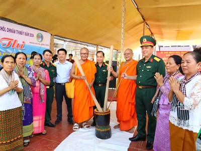 Cần Thơ: Ấm áp Tết quân dân mừng Tết cổ truyền Chôl Chnăm Thmây của đồng bào Khmer