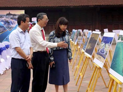 Bình Định trưng bày ảnh du lịch tại Văn Miếu - Quốc Tử Giám