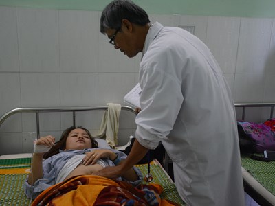 Vụ cô giáo bị hành hung: Phụ huynh đến bệnh viện xin lỗi