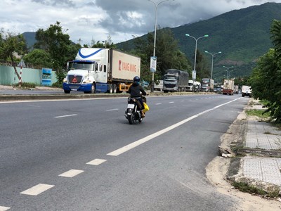 Thấy gì khi đất nền ven biển Lăng Cô tăng giá?